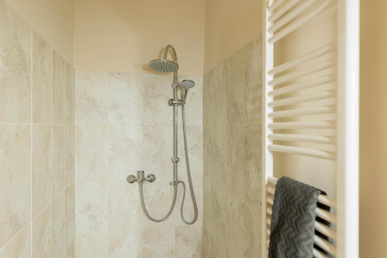 Cozy Apartment In The Historical City Center Timişoara Exteriör bild